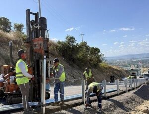 Otokorkuluklarla yol güvenliği artırılıyor