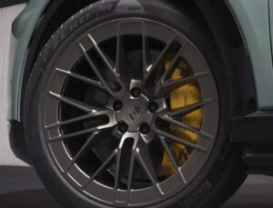 Pirelli’den Porsche Cayenne Turbo’ya Özel Elektrikli SUV Lastiği