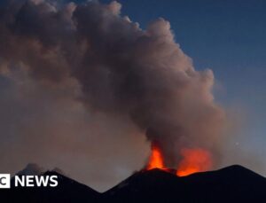 US hiker dies after being struck by lightning on Mount Etna